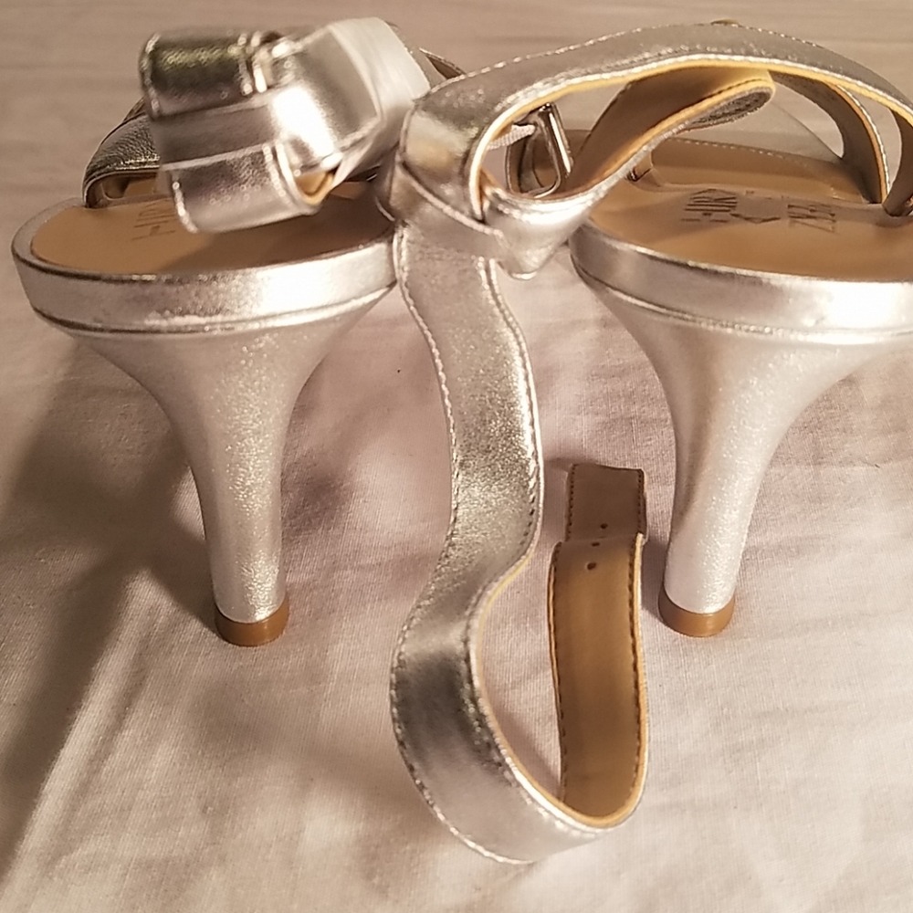 Naturalizer Tinda Open Toe Ankle Strap - Picture 5 of 5